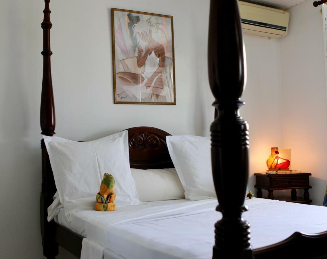 Bed & Breakfast 6 Suites Piscine Et Plage Pointe Faulaル・ヴォクラン エクステリア 写真