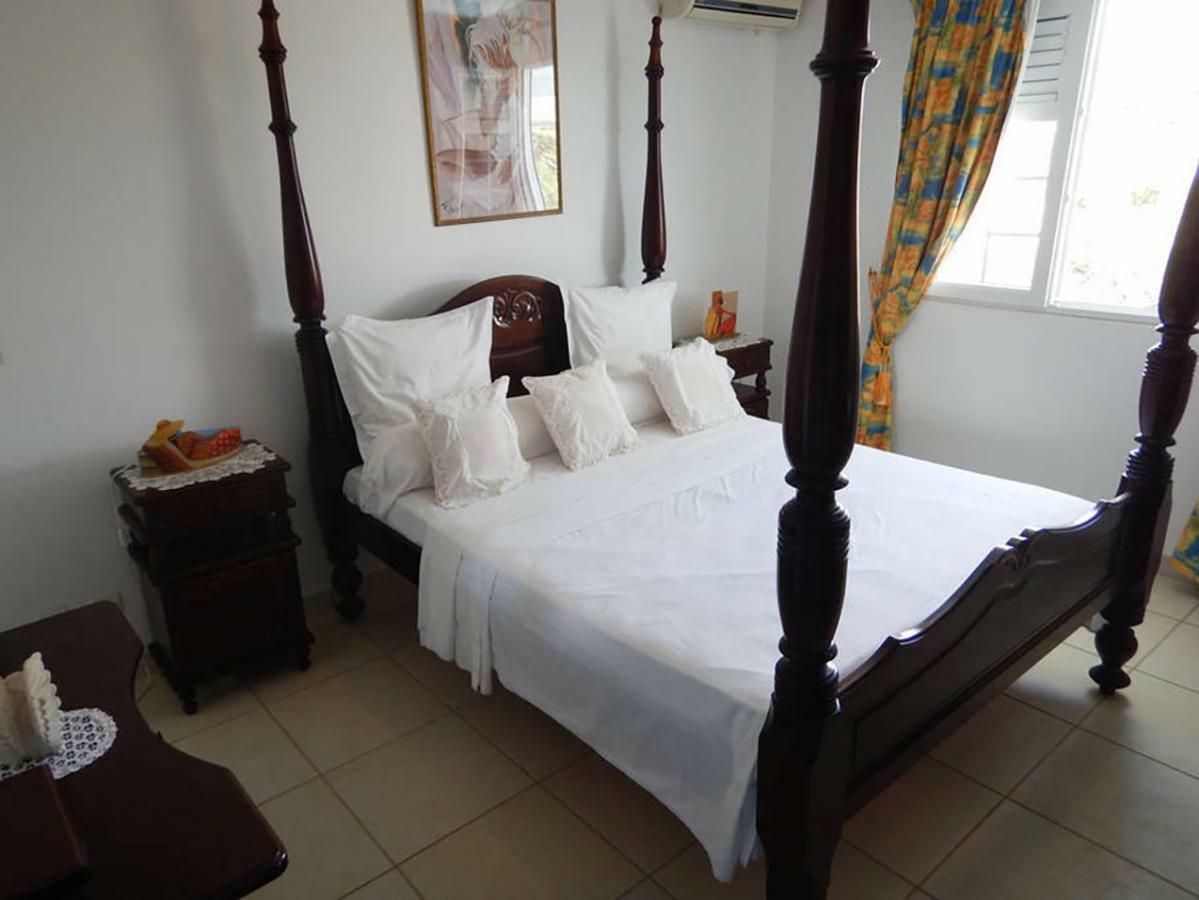 Bed & Breakfast 6 Suites Piscine Et Plage Pointe Faulaル・ヴォクラン エクステリア 写真