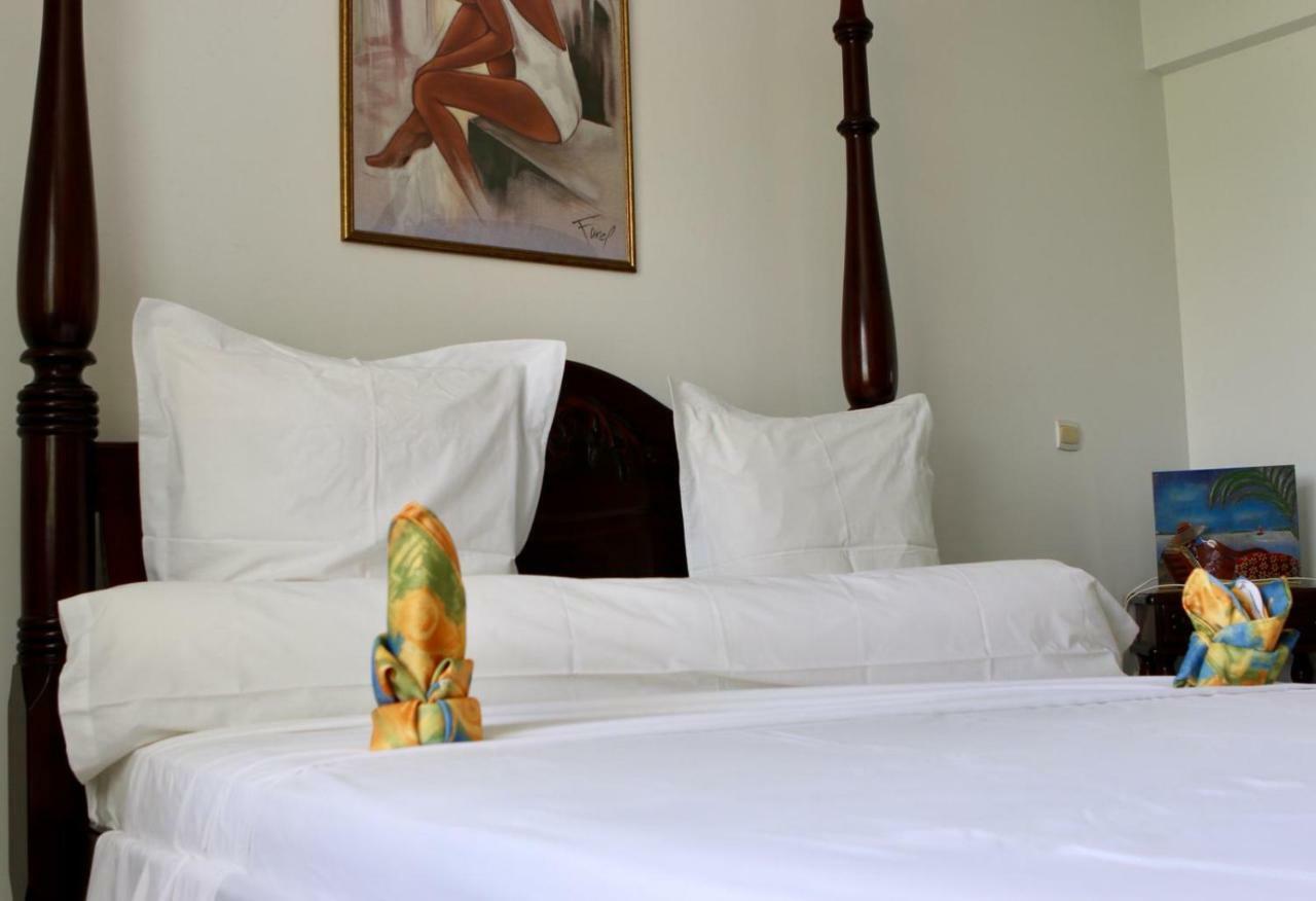 Bed & Breakfast 6 Suites Piscine Et Plage Pointe Faulaル・ヴォクラン エクステリア 写真